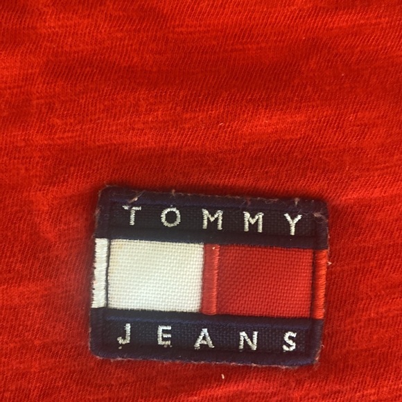 Tommy Jeans Y2K red‎ center badge crop tee oversized size S - Picture 3 of 3